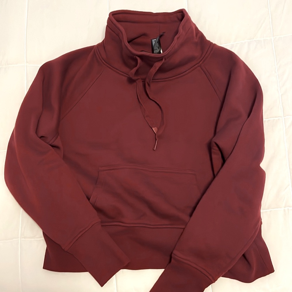 Brand new, no tags, Women’s cropped pullover core 10